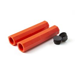 Ручки на руль Clarks C135 резиновые, 123 мм, пластиковые заглушки, красные (2020)