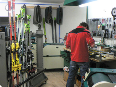 Мастерская: ремонт горных лыж и сноубордов